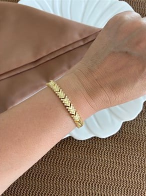 Vip Gold Zirkon Taşlı Ortası V Sıralı Bileklik