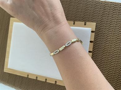 Vip Gold Zirkon Taşlı Plaka Badem Sıralı Bileklik