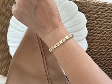 Vip Gold Zirkon Taşlı Plaka Büyük Kare Sıralı Bileklik
