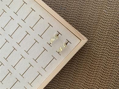 Vip Gold Zirkon Taşlı Plaka Çizgili Halka Küpe