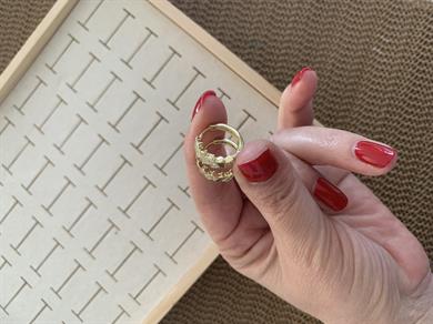 Vip Gold Zirkon Taşlı Plaka Çizgili Halka Küpe