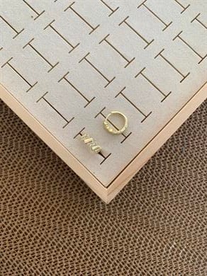 Vip Gold Zirkon Taşlı Plaka Çizgili Halka Küpe