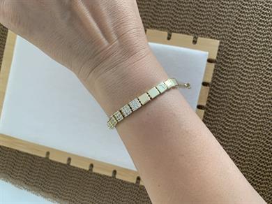 Vip Gold Zirkon Taşlı Plaka Kare Sıralı Bileklik