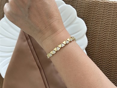 Vip Gold Zirkon Taşlı Plaka Üçgen Sıralı Bileklik
