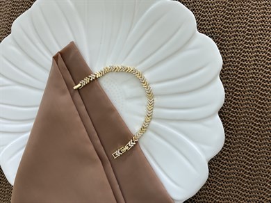 Vip Gold Zirkon Taşlı Plaka V Sıralı Bileklik