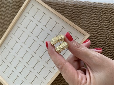 Vip Gold Zirkon Taşlı Tasarım Ay Küpe