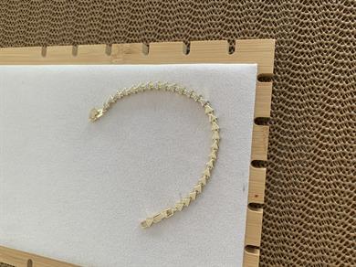 Vip Gold Zirkon Taşlı Üçgen Sıralı Bileklik 