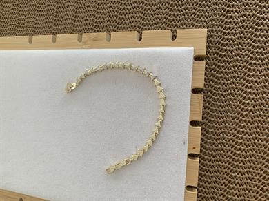 Vip Gold Zirkon Taşlı Üçgen Sıralı Bileklik 