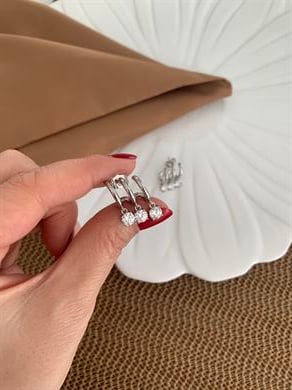 Vip Gümüş Kare Tek Taş Sallantılı Tasarım Küpe