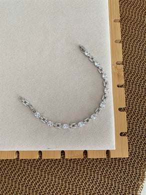 Vip Gümüş Oval Komple Tek Taş Su Yolu Sıralı Bileklik