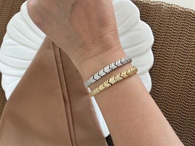 Vip Zirkon Taşlı V  Sıralı Bileklik