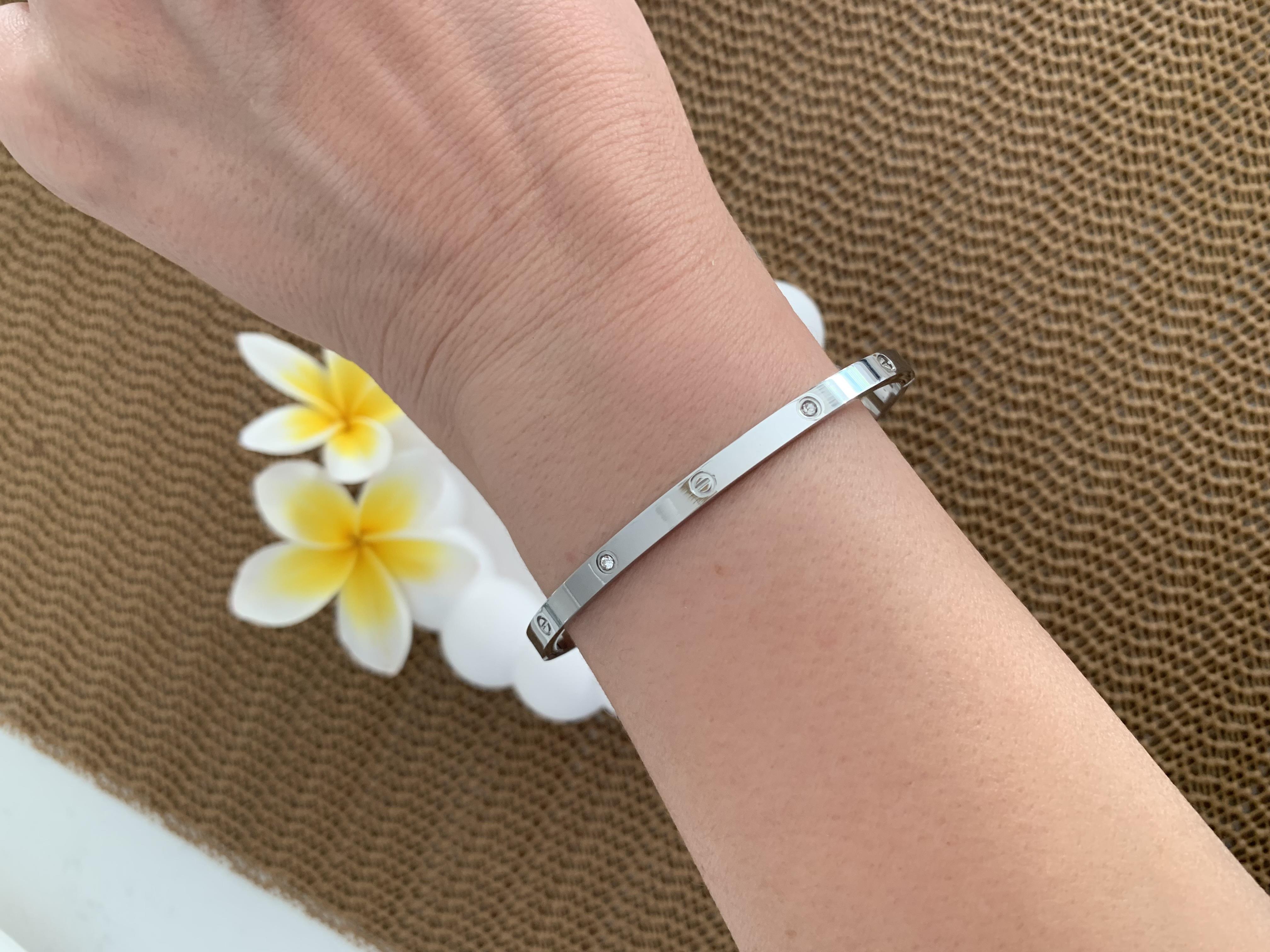 Çelik Crt İnce Taşlı Kelepçe Gümüş