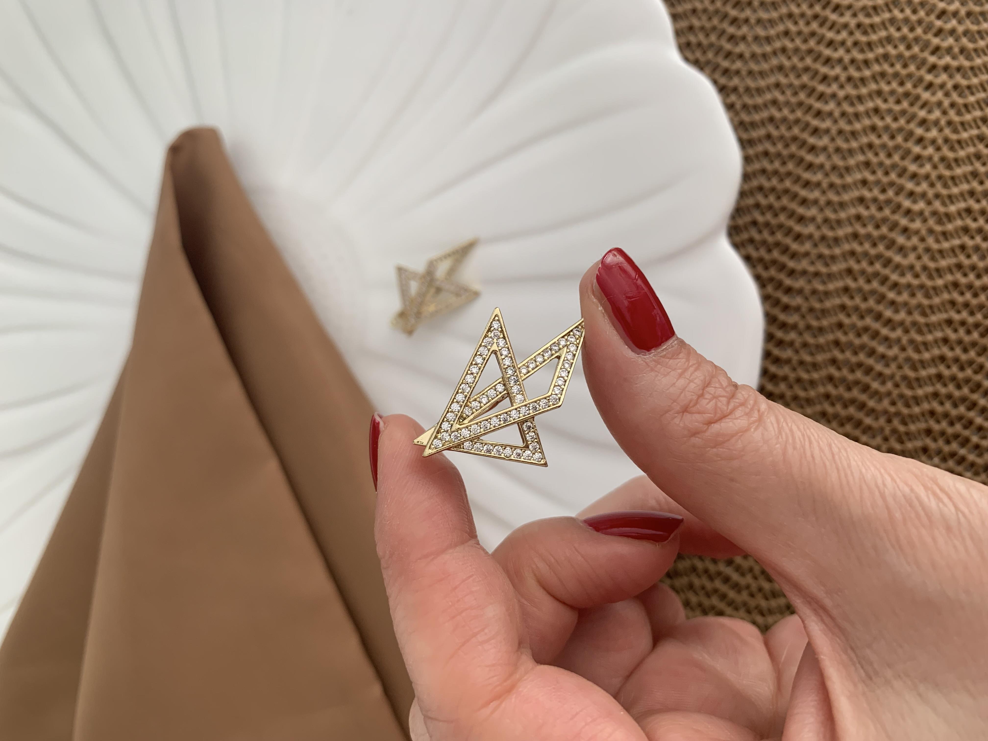 Vip 14k Zirkon Taşlı İç İçe Geçme Üçgen Tasarım Küpe