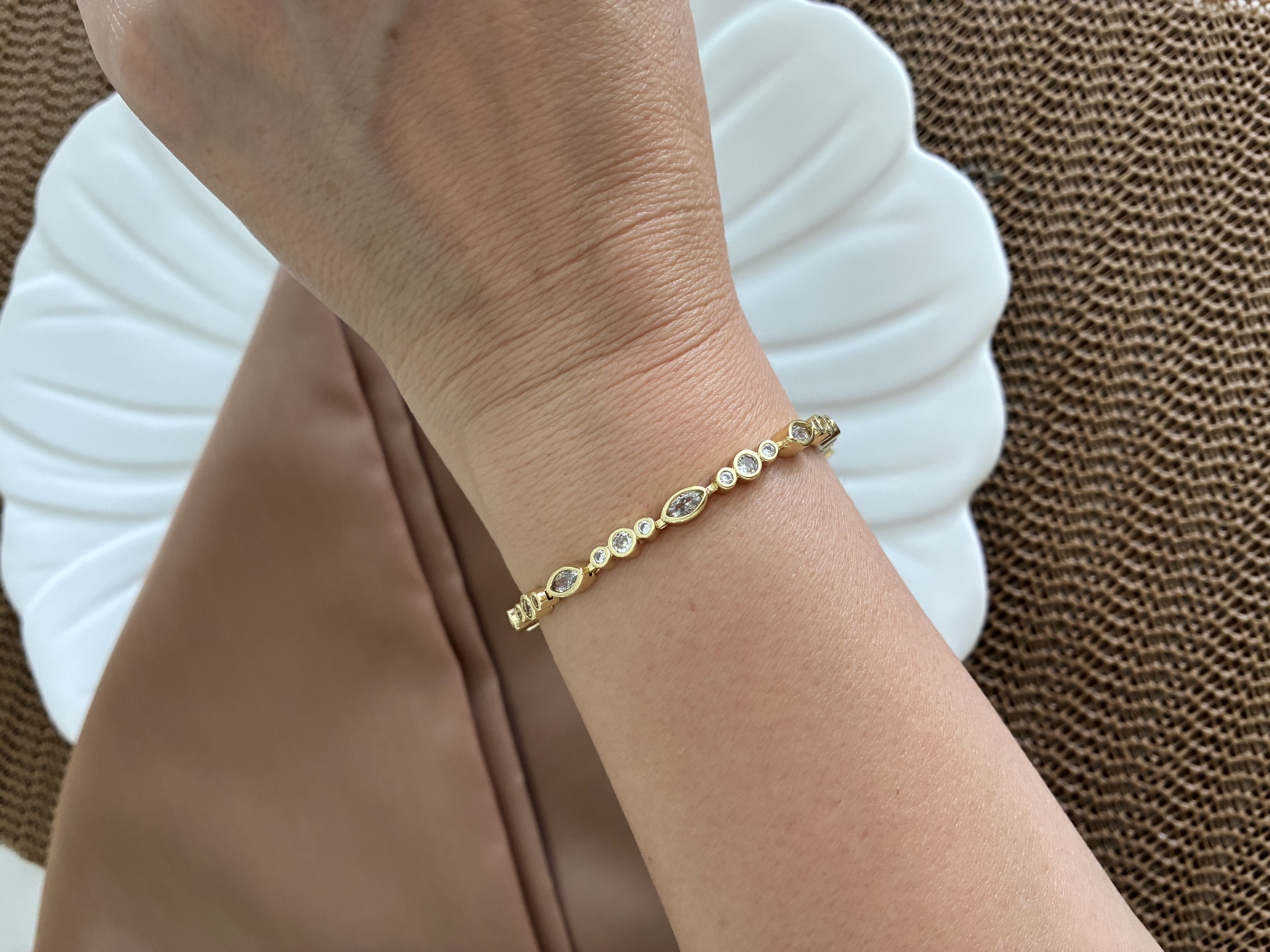 Vip Gold Baget Gömme Taşlı Damla Daire Sıralı Bileklik