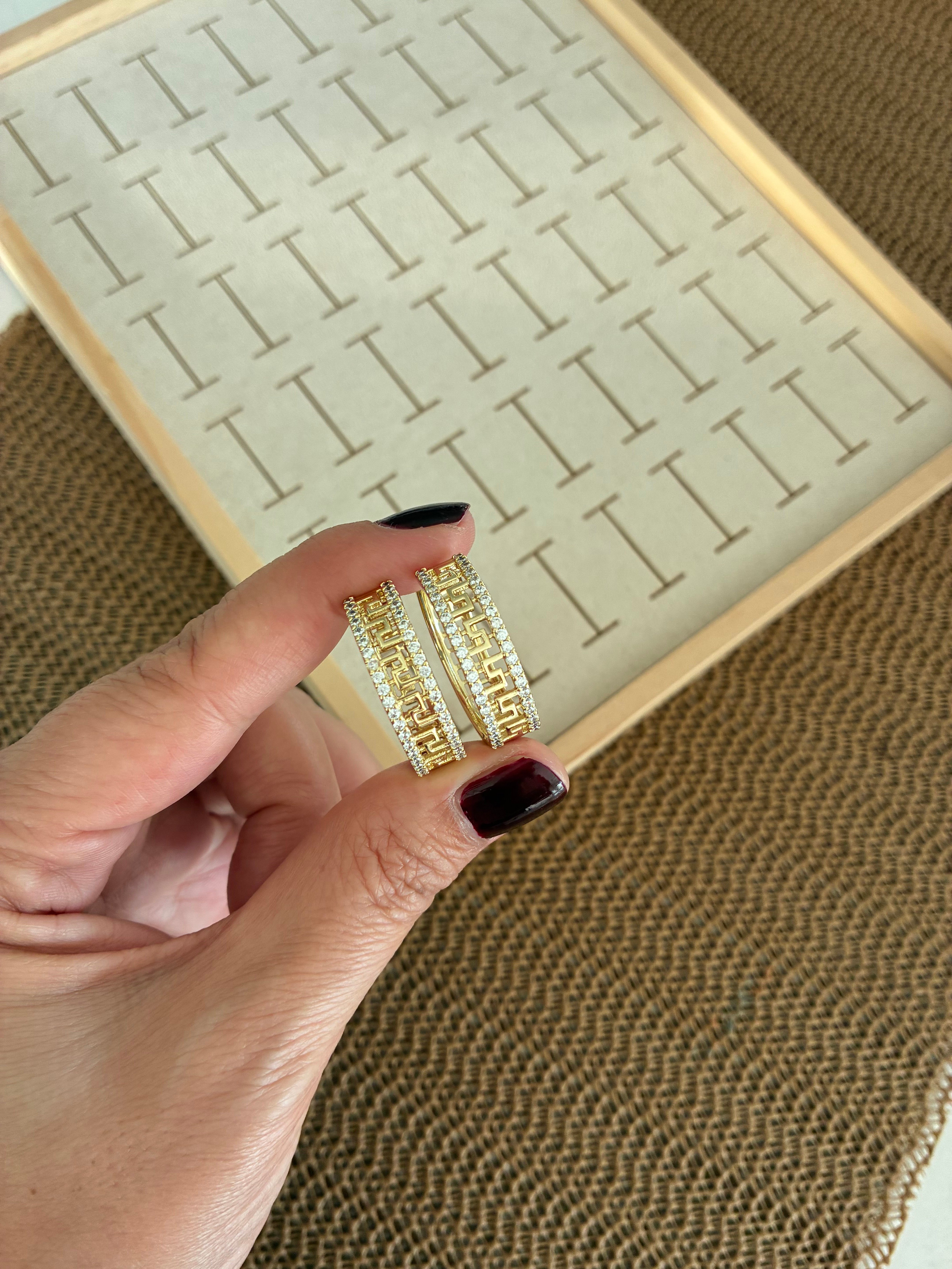 Vip Gold Kenarları Zirkon Taş Ortası S Sıralı Halka Küpe