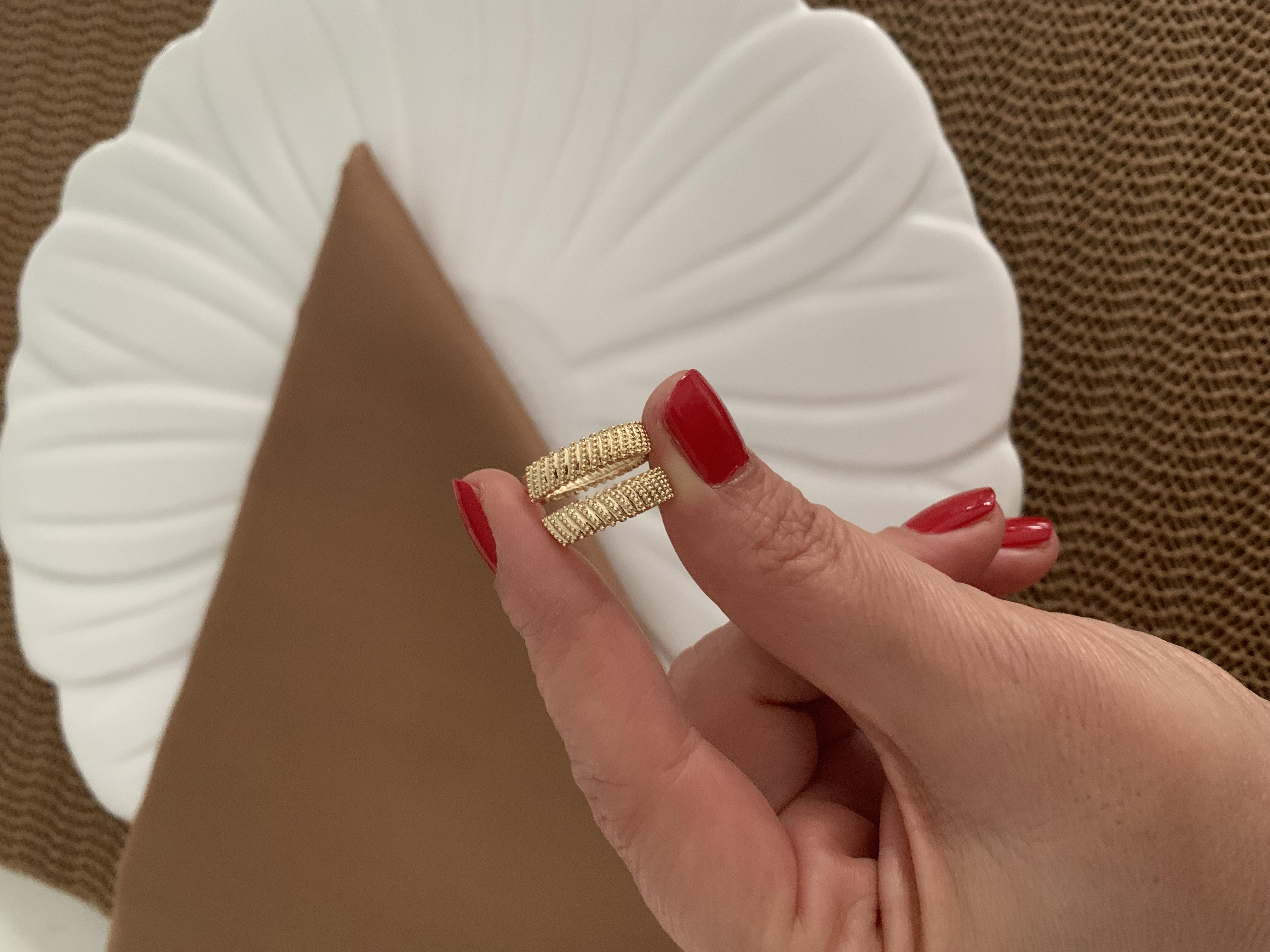 Vip Gold Kıvrımlı Burgu Halka Küpe