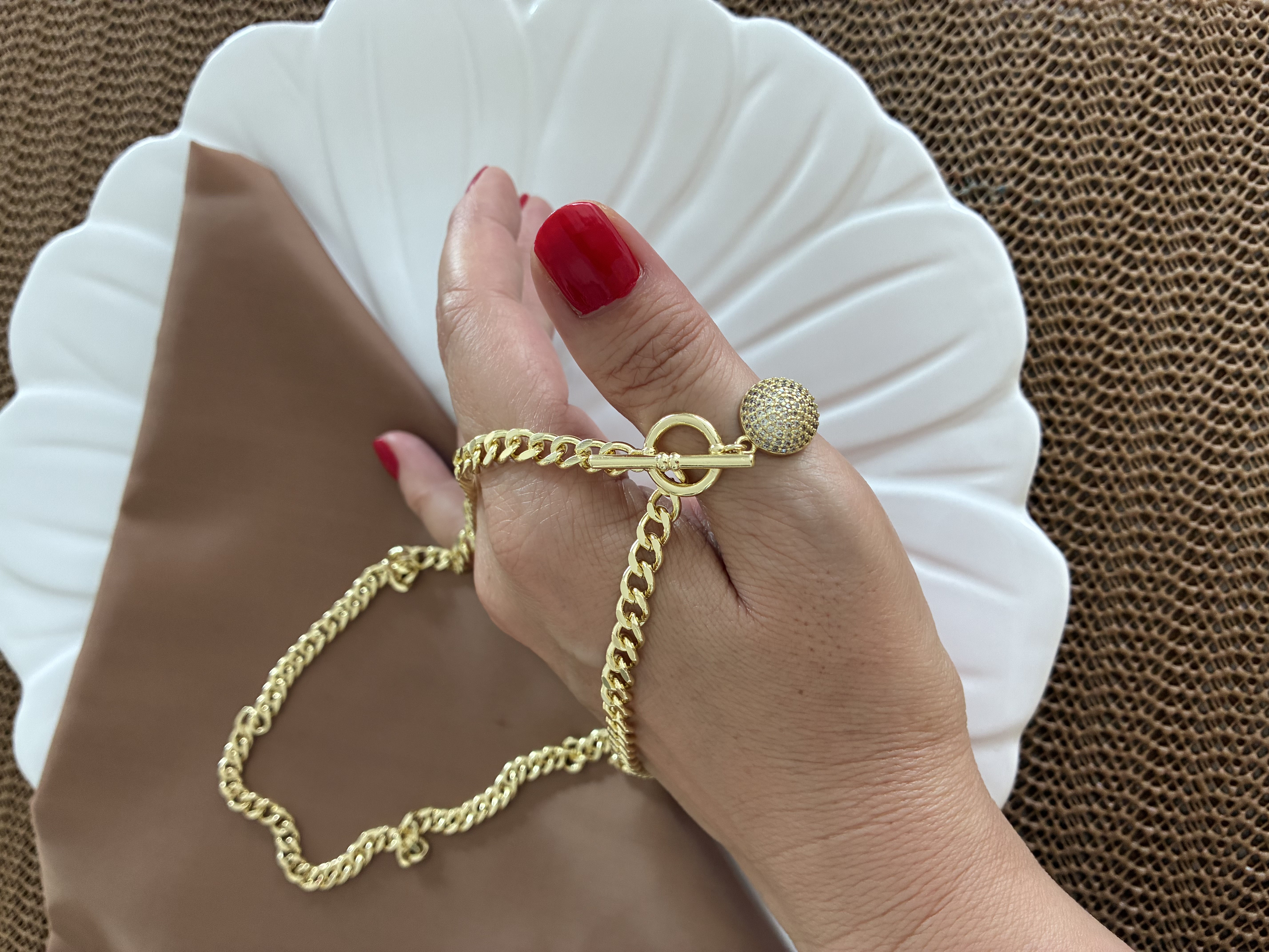 Vip Gold Klasik Zincir Zirkon Taşlı Daire Kilit Uçlu Kolye