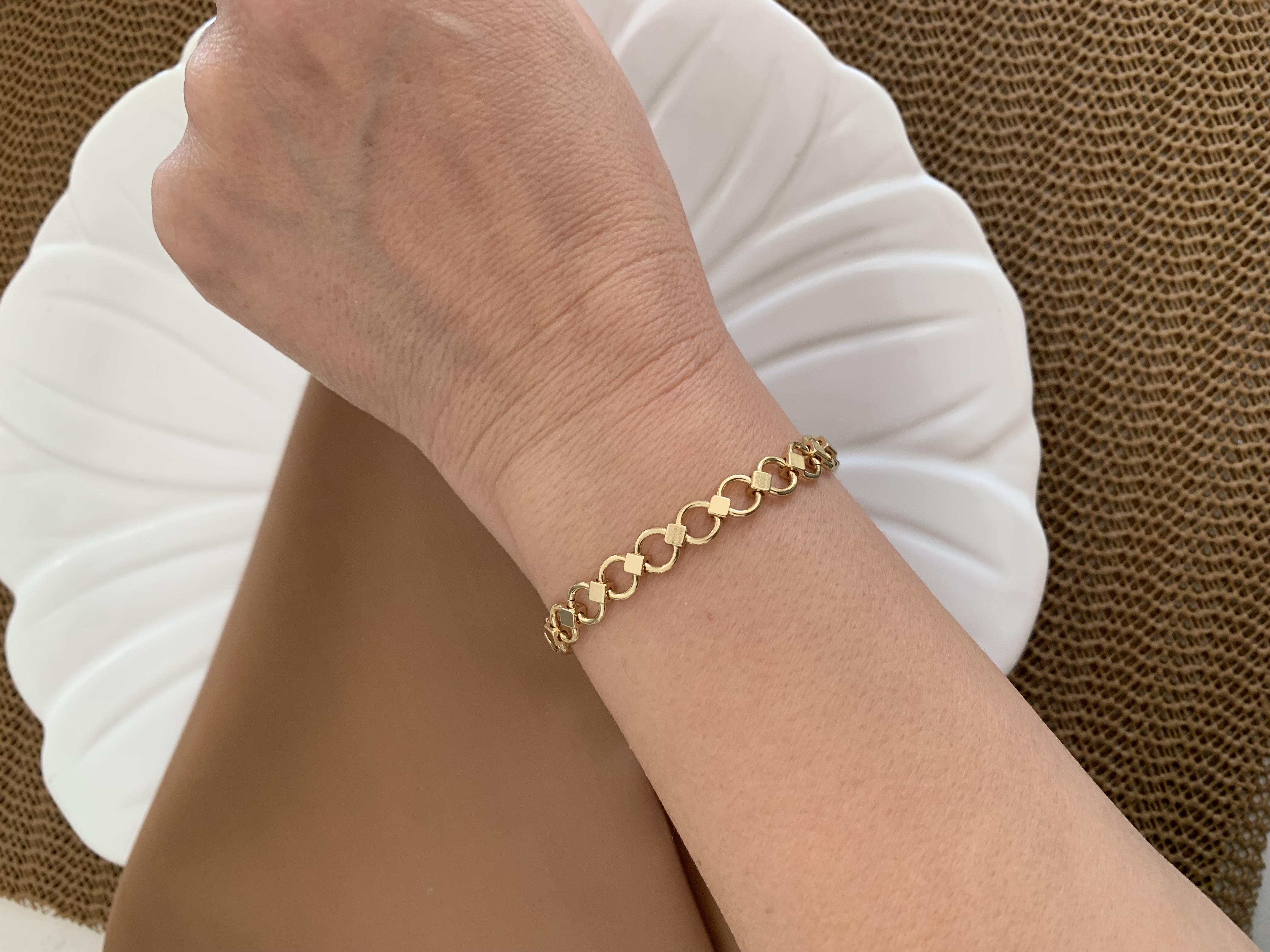 Vip Gold S Sıralı Küp Detaylı Bileklik