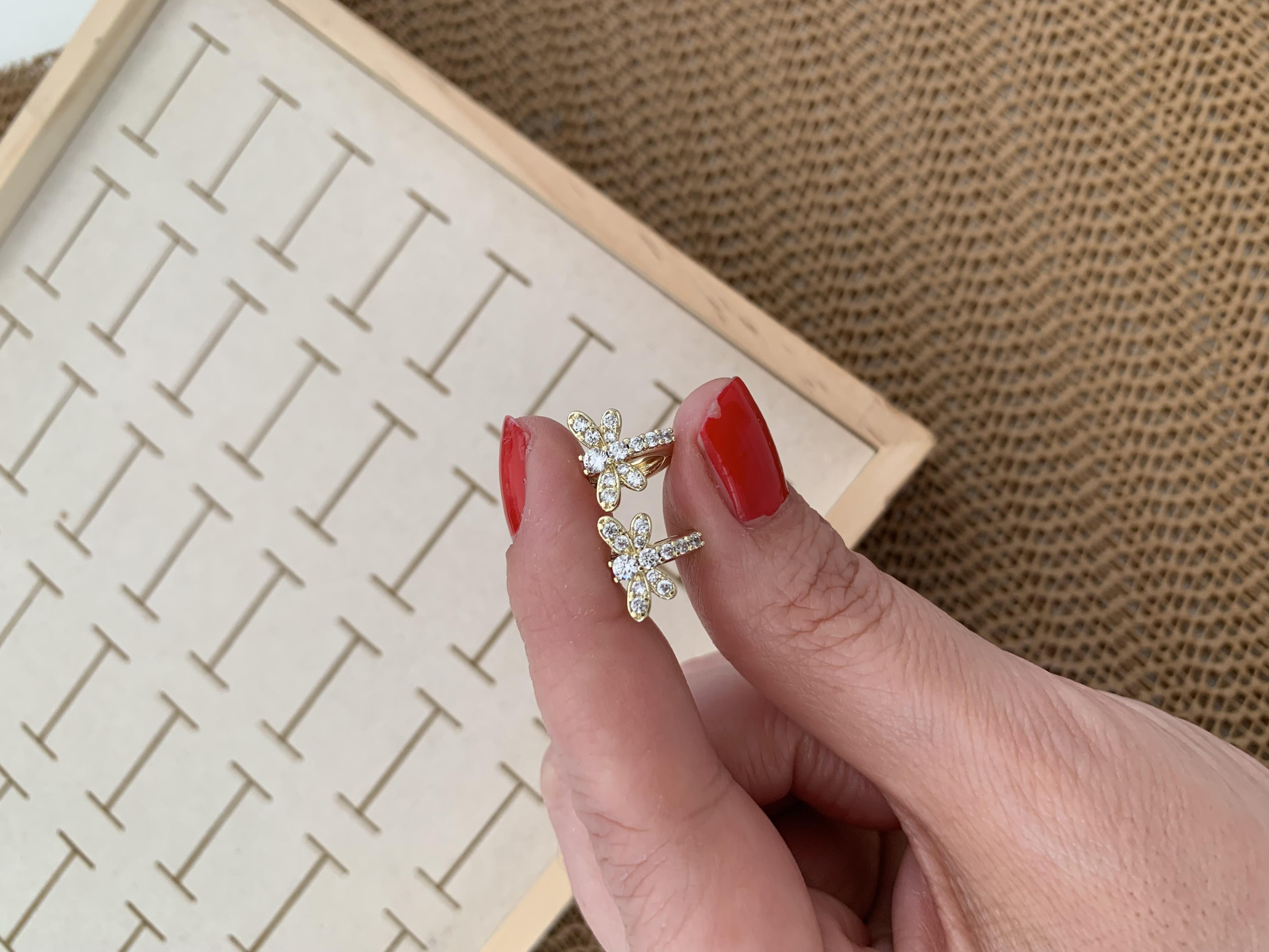Vip Gold Zirkon Taşlı Arı Halka Küpe