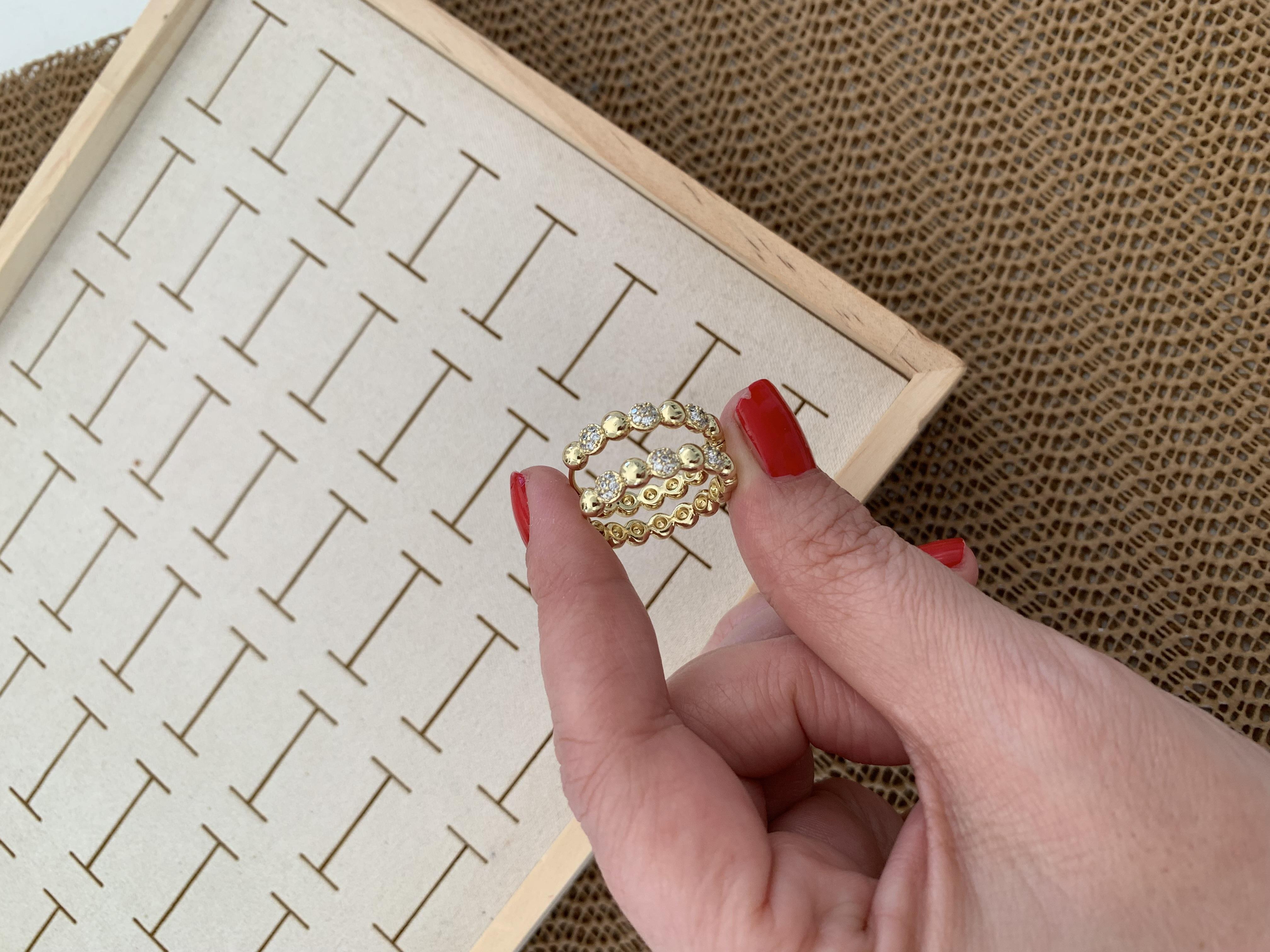 Vip Gold Zirkon Taşlı Daire Detaylı Halka Küpe