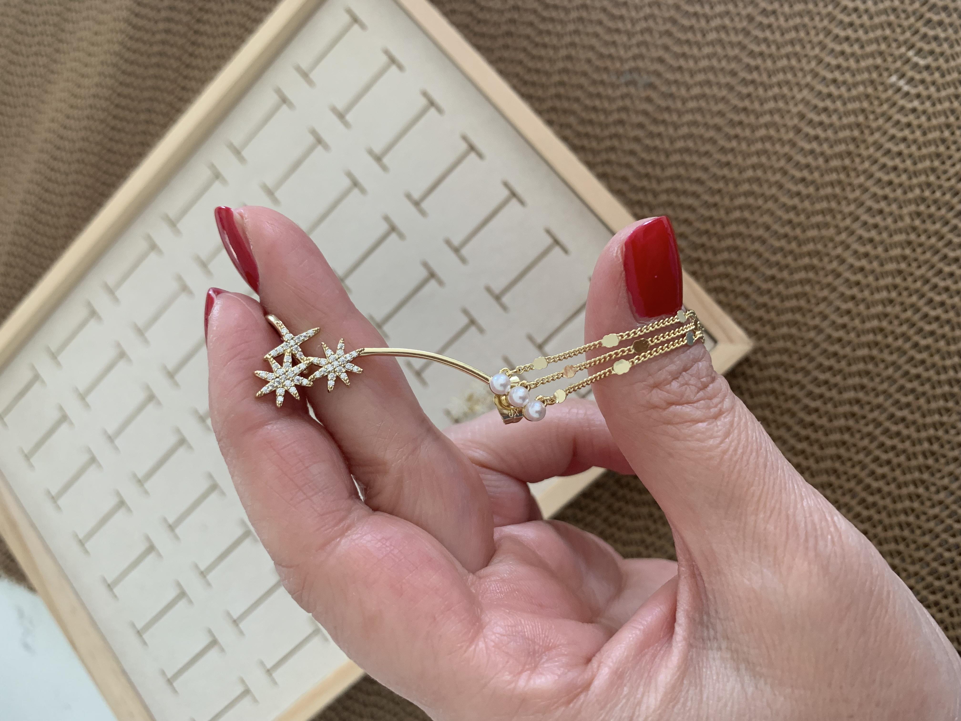 Vip Gold Zirkon Taşlı Kutup Yıldız  Sallantılı Kıkırdak Tasarım Küpe
