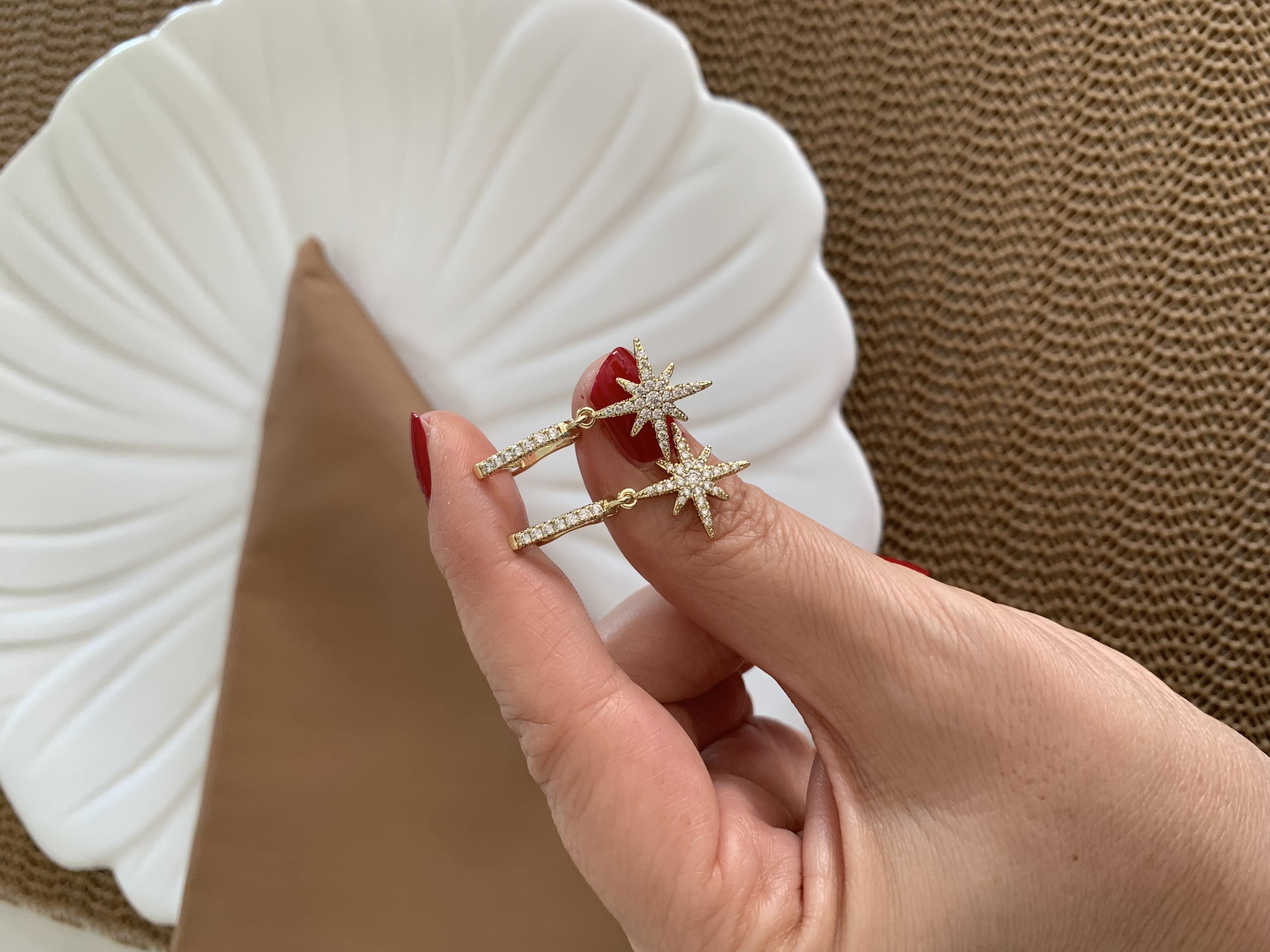 Vip Gold Zirkon Taşlı Kutup Yıldız U Küpe