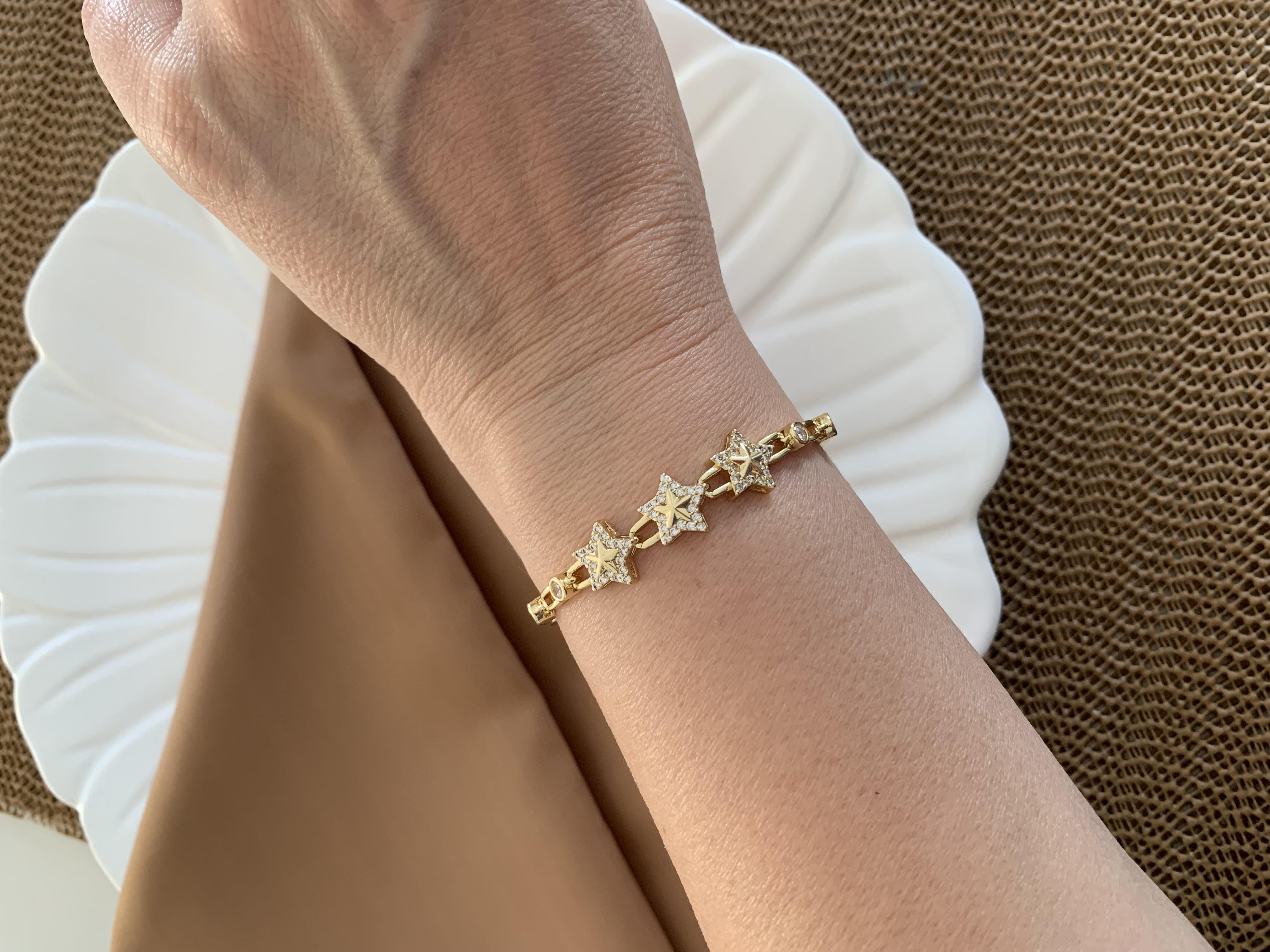 Vip Gold Zirkon Taşlı Ortası Üç Yıldız Bileklik