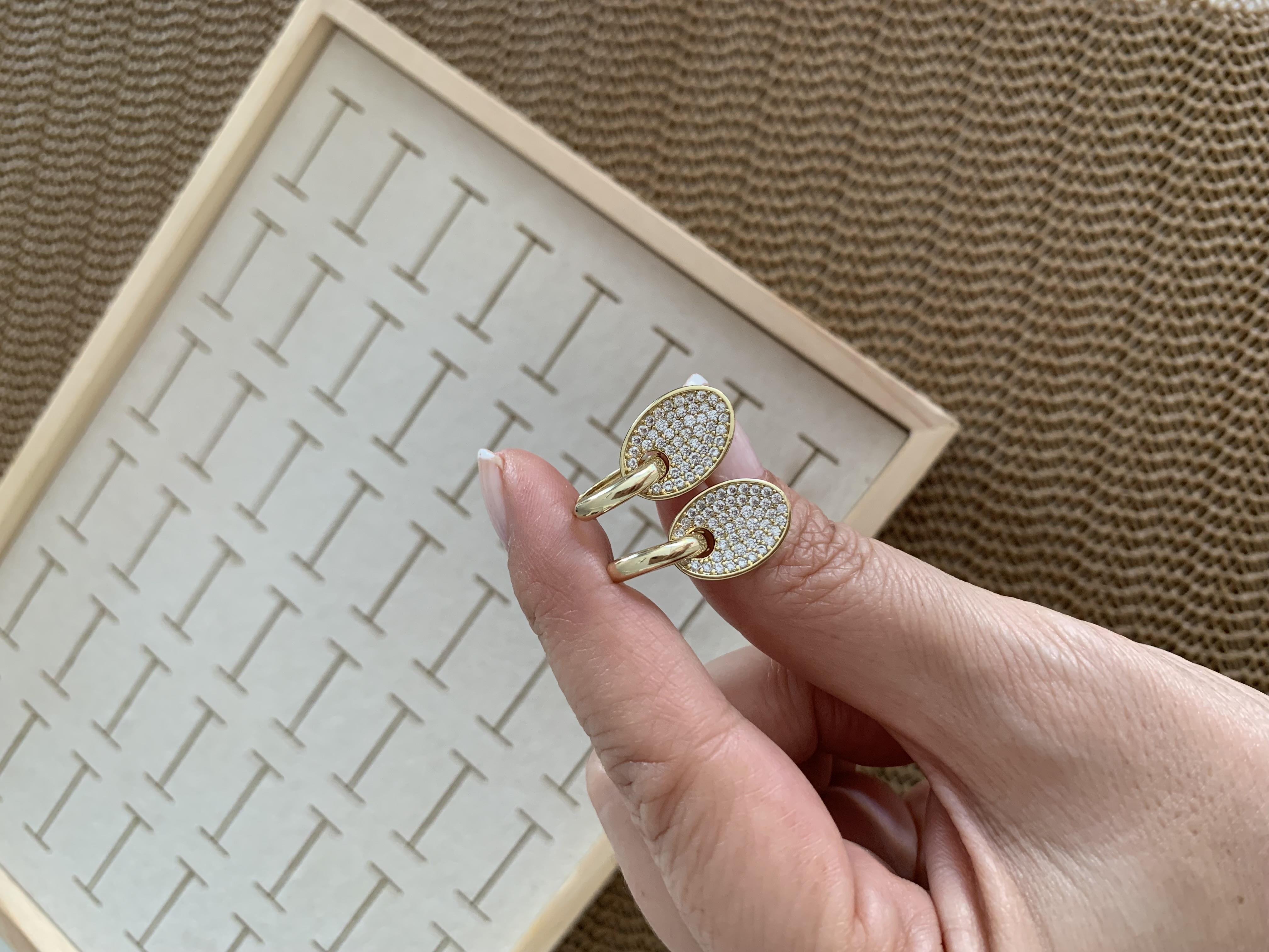 Vip Gold Zirkon Taşlı Oval Sallantılı Tasarım Küpe