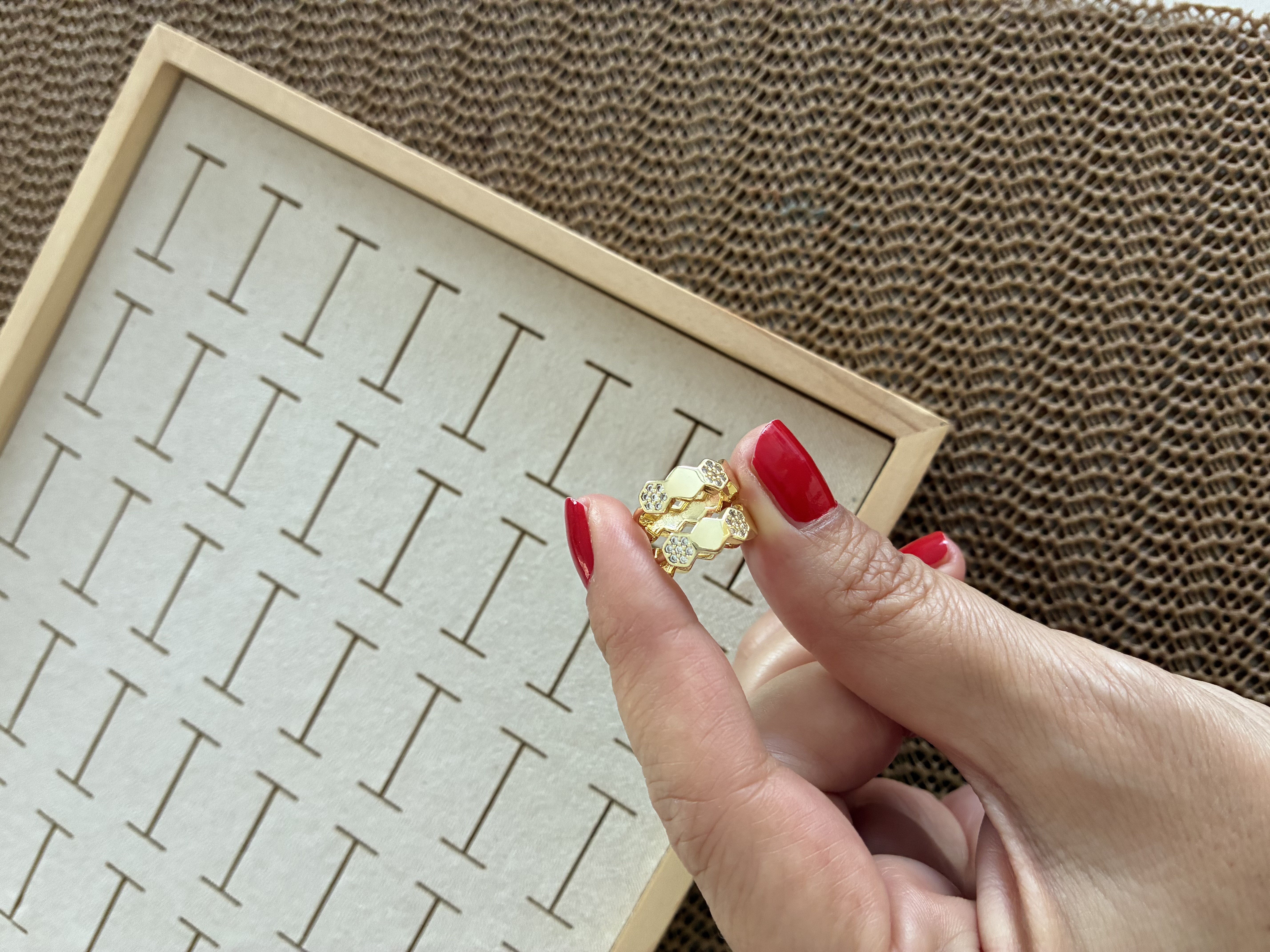 Vip Gold Zirkon Taşlı Petekli Halka Küpe