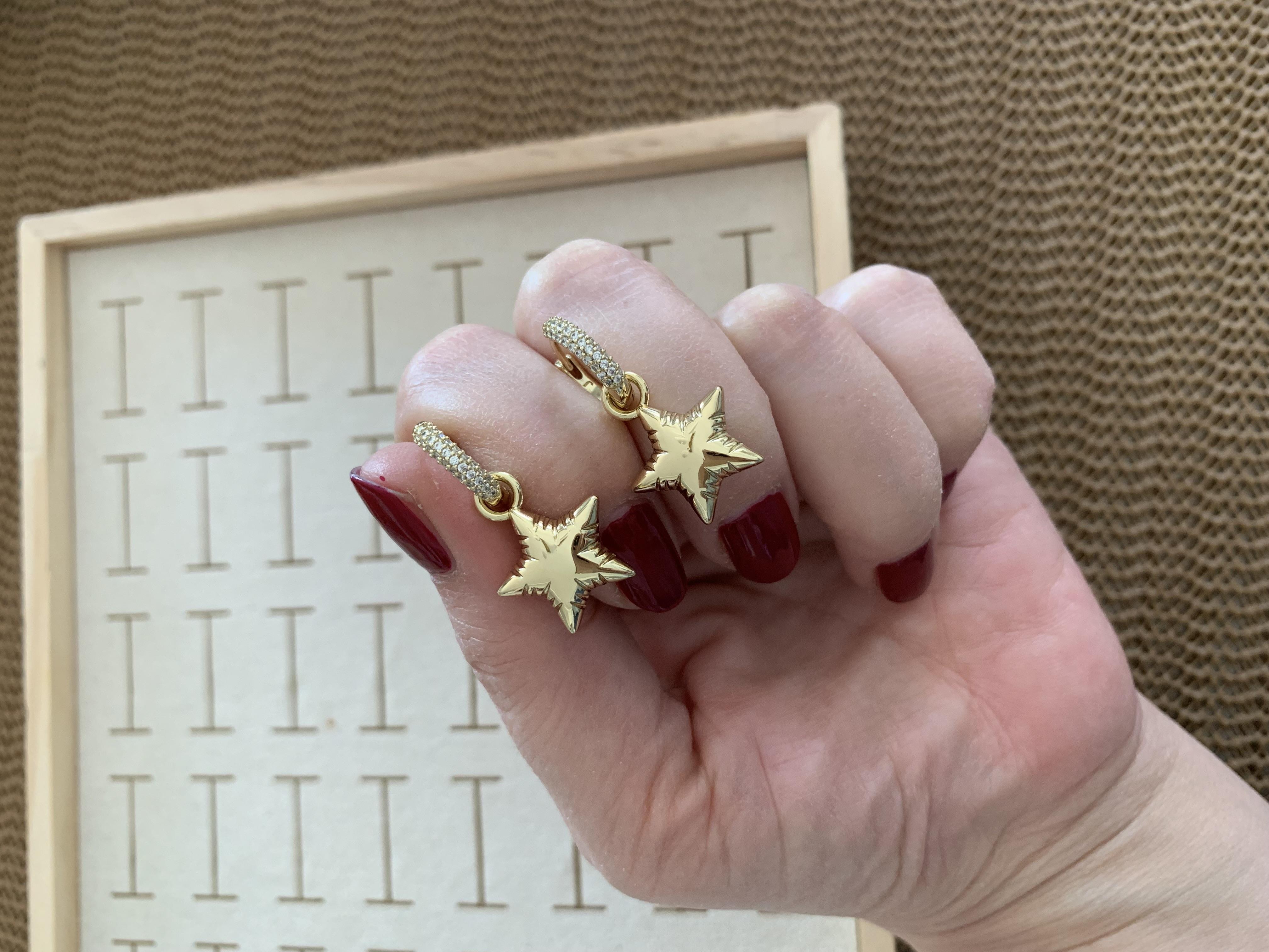 Vip Gold Zirkon Taşlı Plaka Bombeli Yıldız Sallantılı Küpe