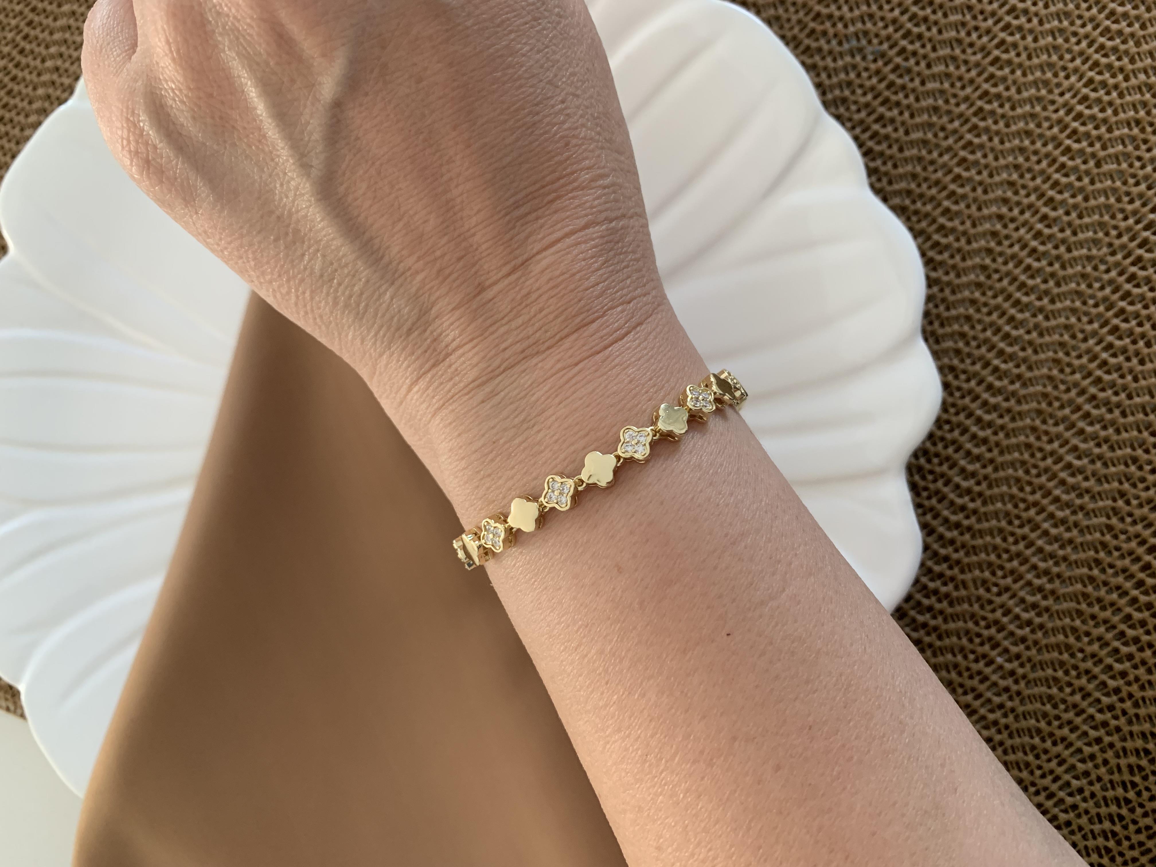 Vip Gold Zirkon Taşlı Plaka Yonca Sıralı Bileklik