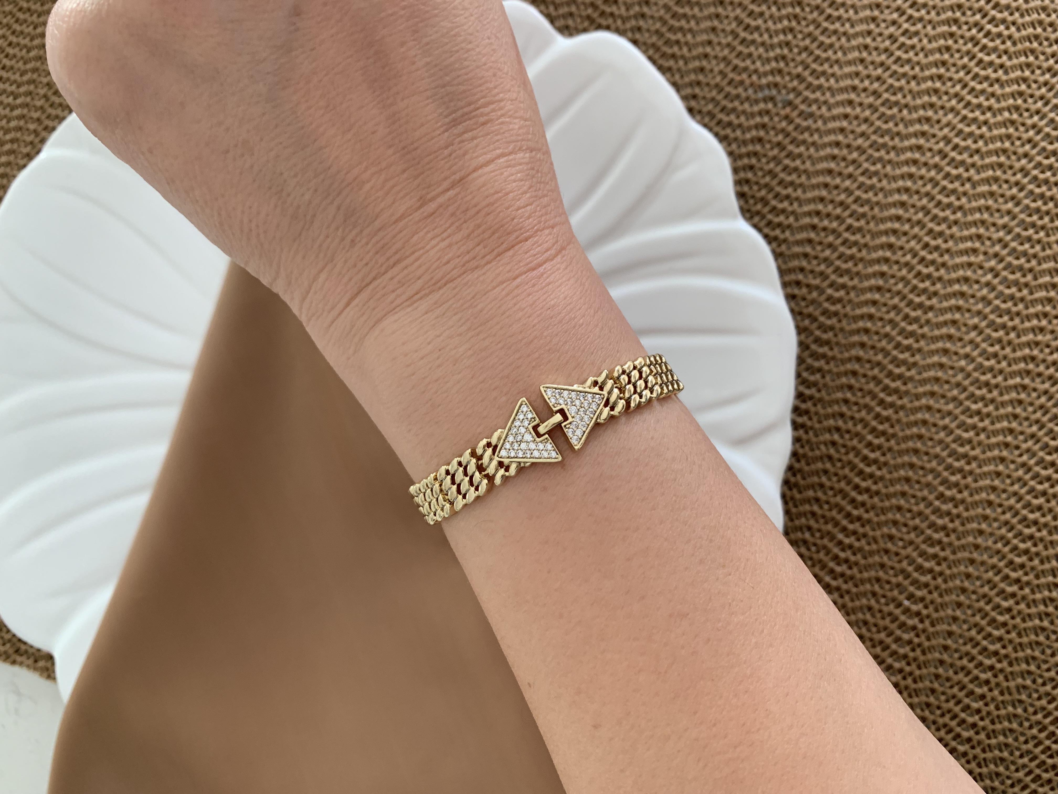 Vip Gold Zirkon Taşlı Üçgen Desenli Bileklik