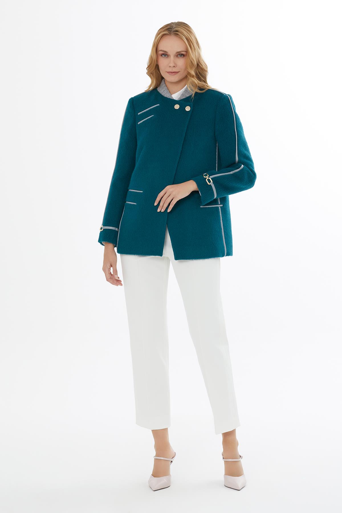 Çift Düğme Detaylı Yeşili Kaşe Ceket