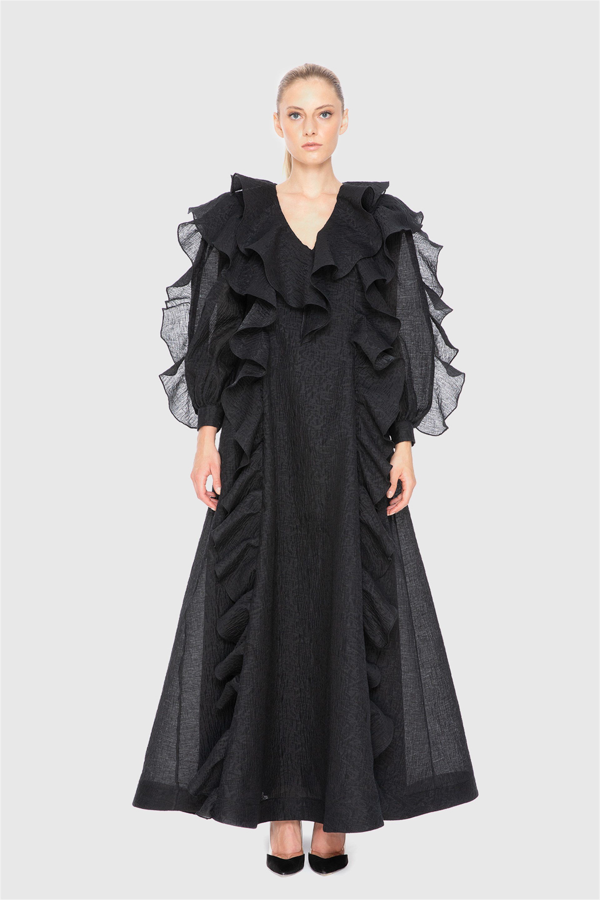 Fırfır Detaylı Uzun Siyah Elbise