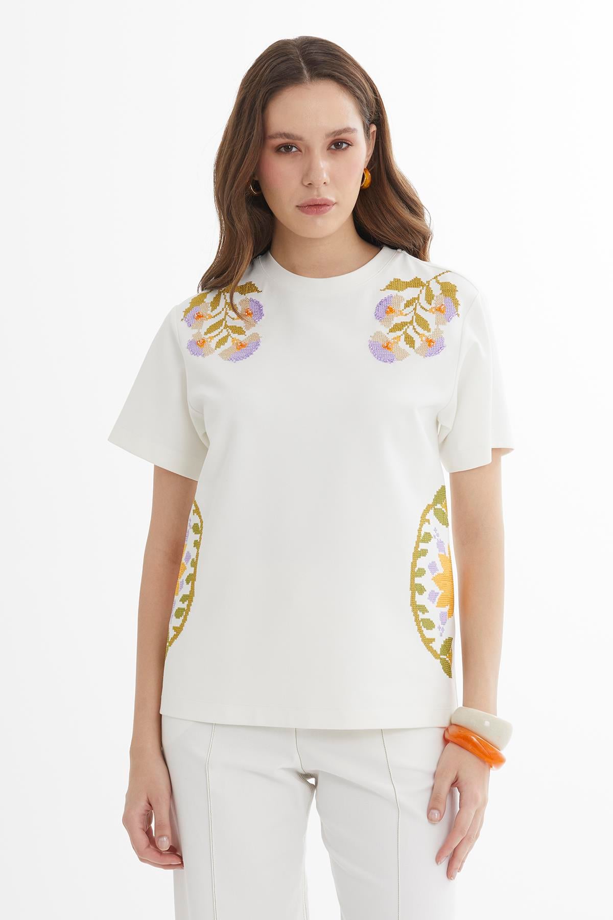 Nakışlı Kısa Kollu T-Shirt