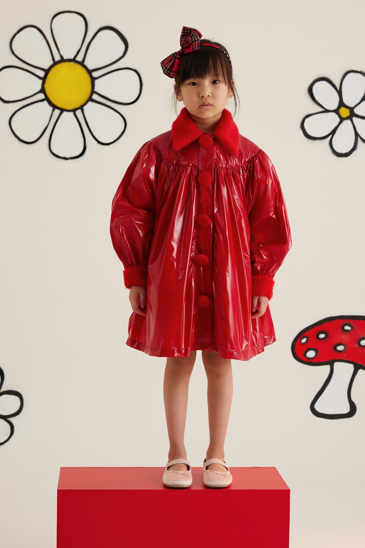 Tüylü Yakalı Desenli Astarlı Kırmızı Yağmurluk