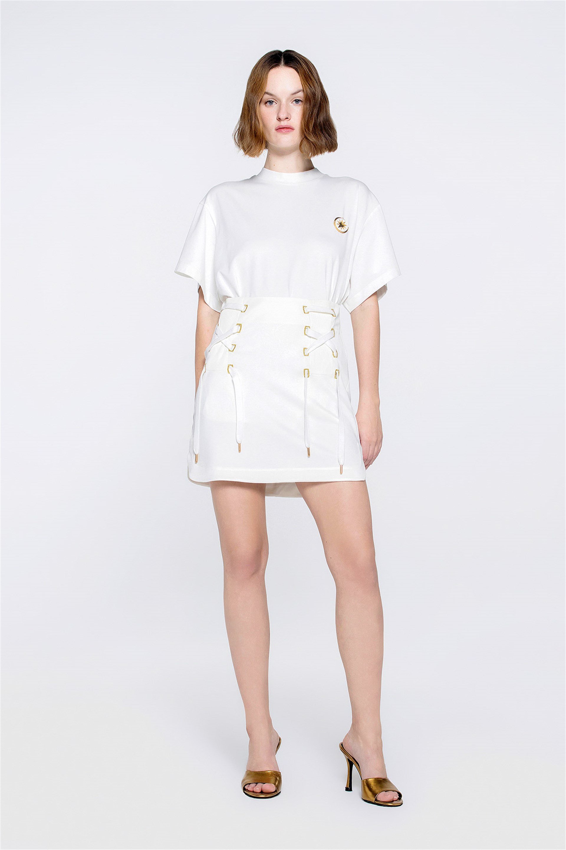 Yıldız Pleksi Detaylı Dik Yaka Kısa Kol Pembe Tshirt