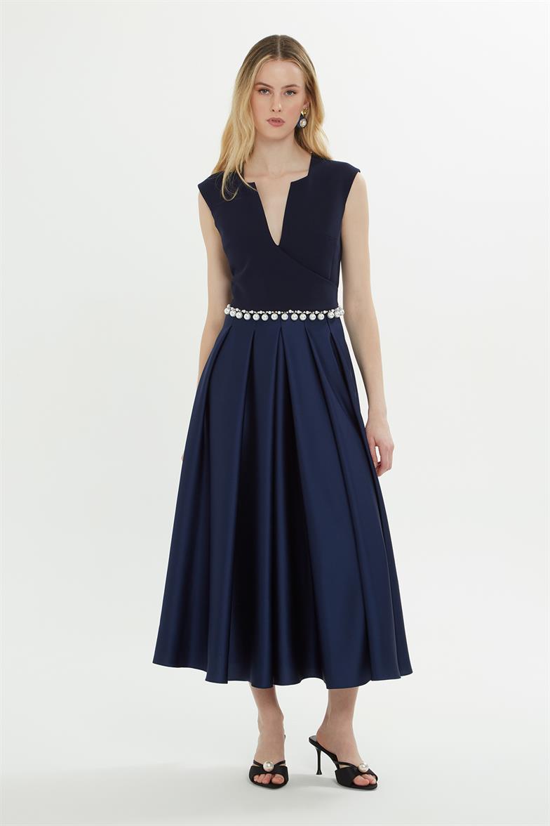 Beli İncili Pili Katlamalı Lacivert Elbise