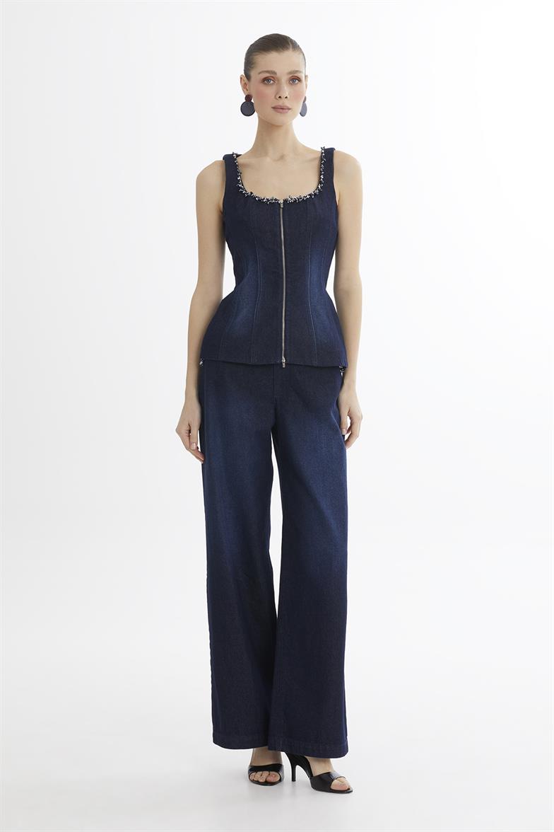 Yakası İşlemeli Mavi Denim Bluz