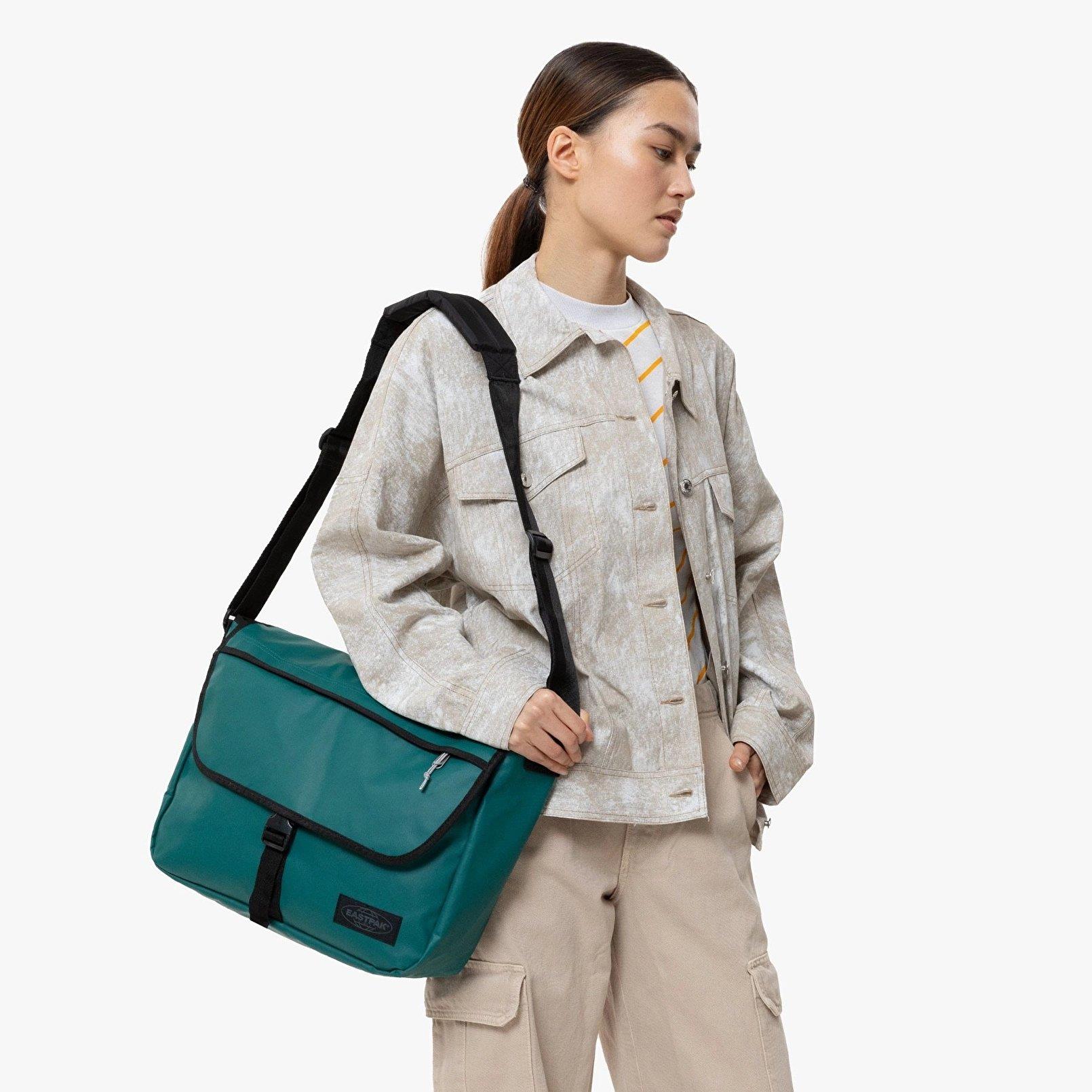 Eastpak Omuz Çantası Delegate + Tarp Petrol