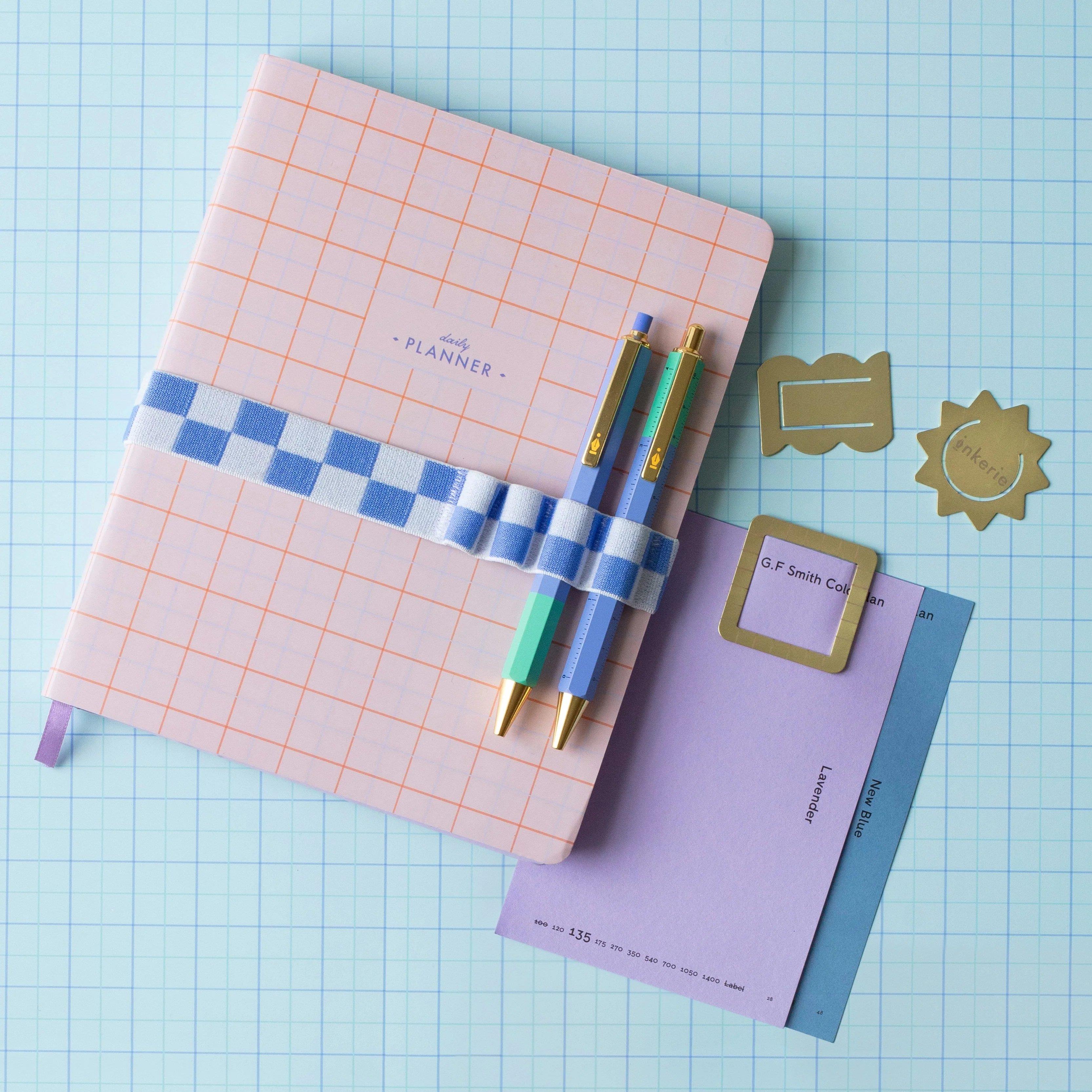 Kikkerland Pen Holder Book Band Defter Üzeri Kalemlik Mavi