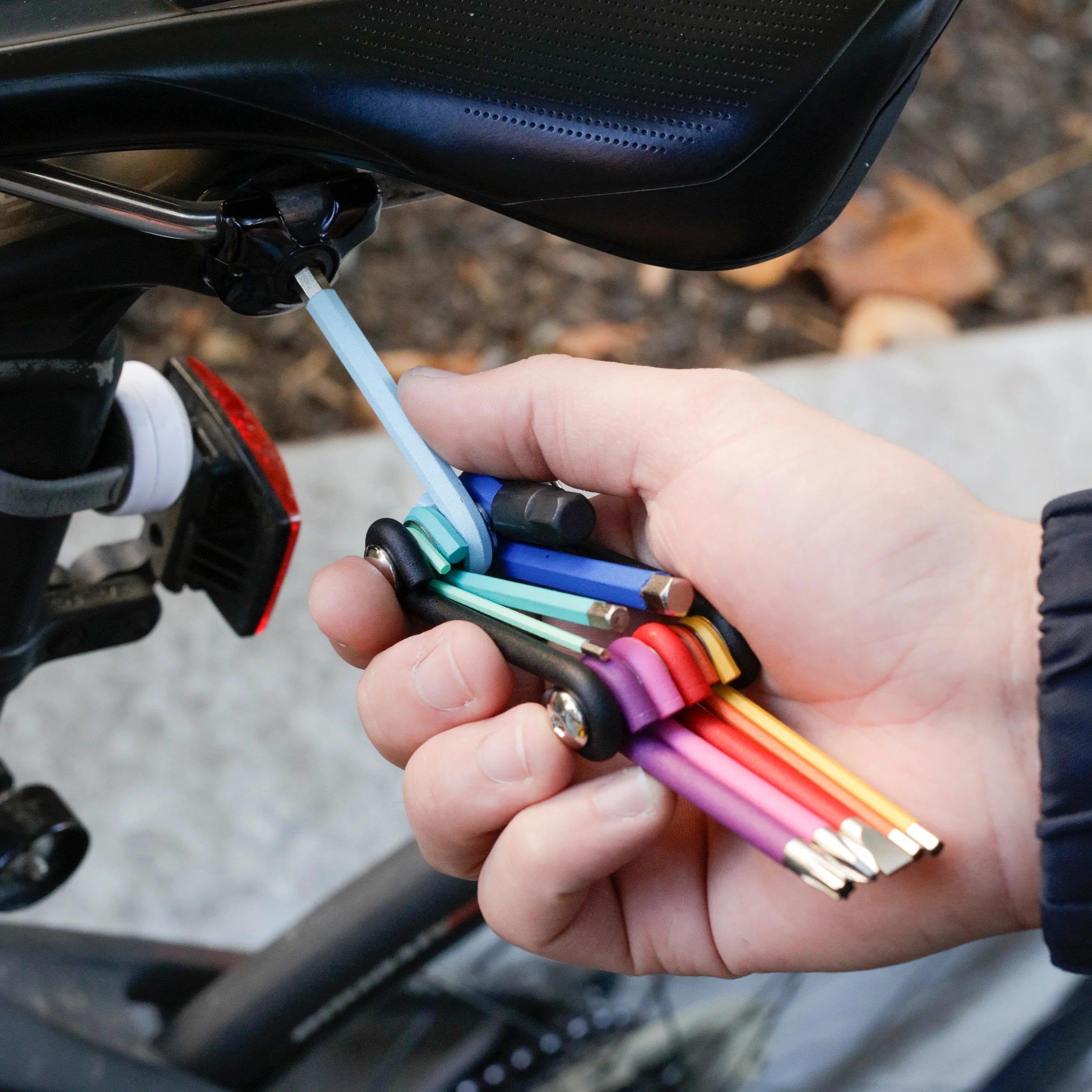 Kikkerland Rainbow Multi-Tool Set - Çoklu Alyan,Tornavida Seti