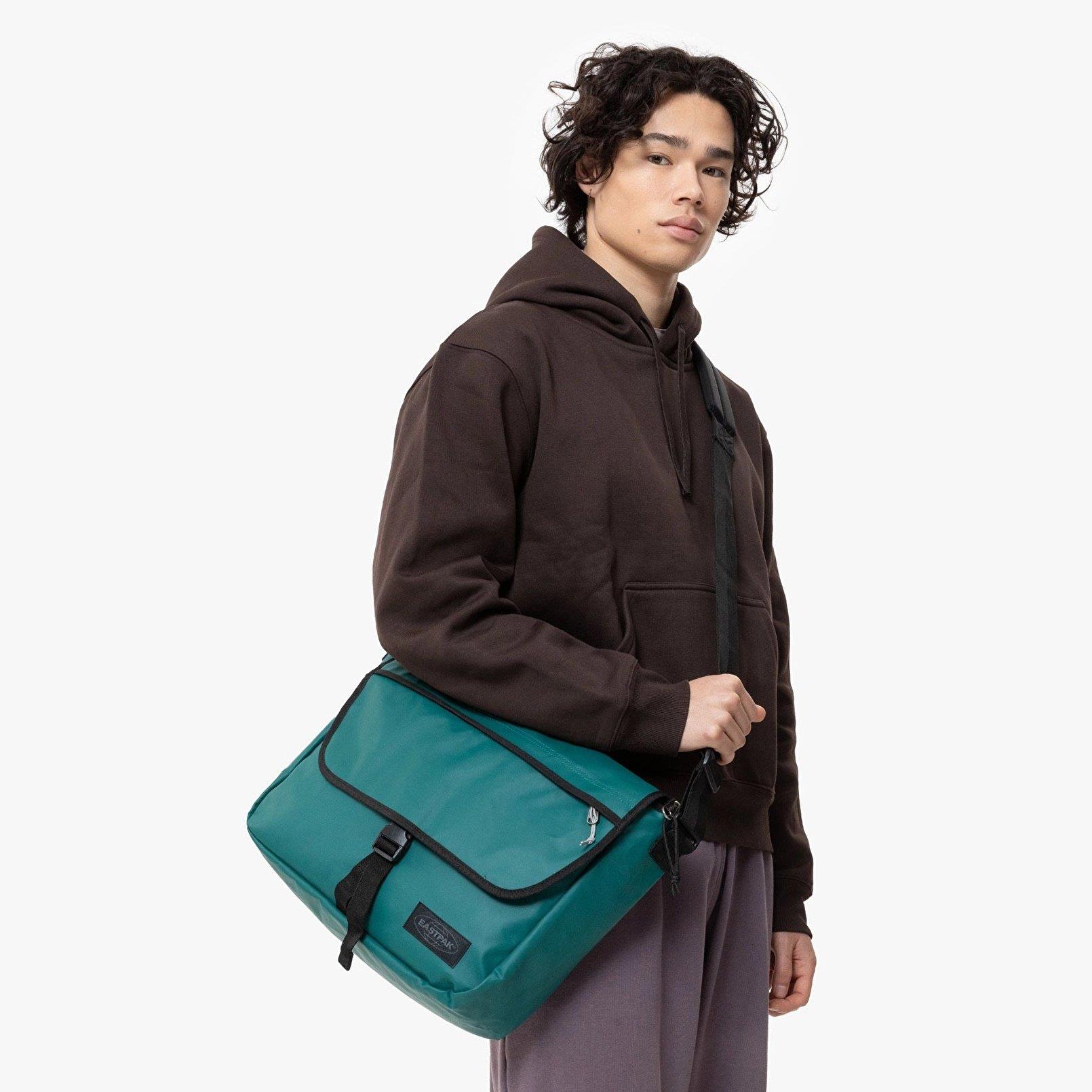 Eastpak Omuz Çantası Delegate + Tarp Petrol