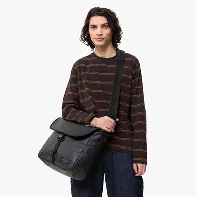 Eastpak Omuz Çantası Delegate + Tarp Black