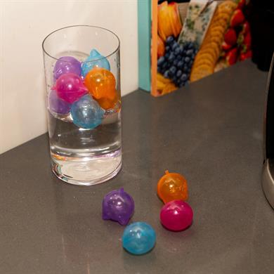 Kikkerland 24 Reusable Cat Ice Cubes-24lü Yeniden Kullanılabilir Kedi  Buz Küpü