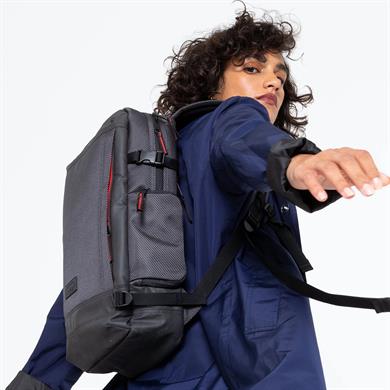 Eastpak Sırt Çantası Tecum M CNNCT Accent Grey