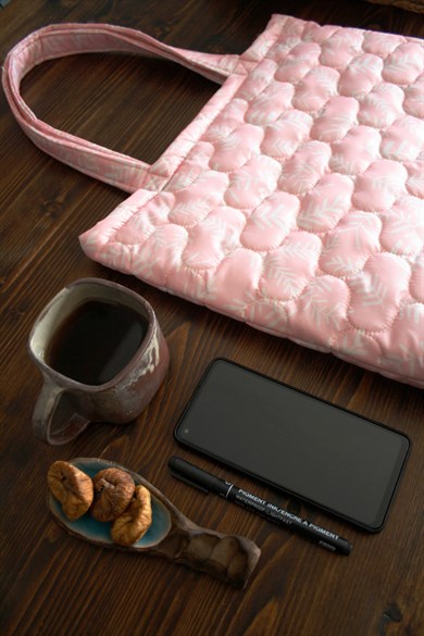 Wolo Su Geçirmez Omuz Çantası Pembe Üzeri Beyaz Yaprak Desen