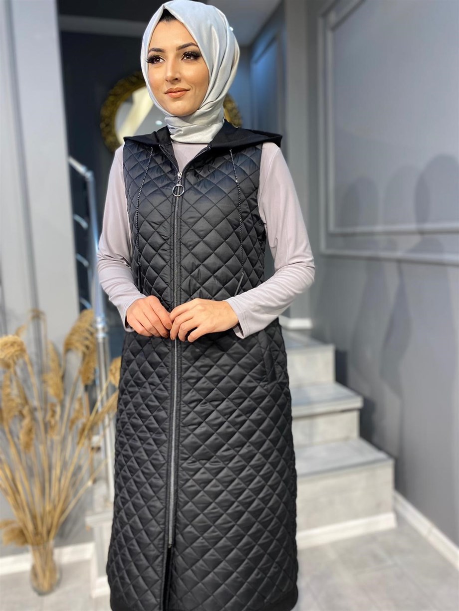 NEVBAHAR ÖZEL KOLEKSİYON ZİNCİR DETAYLI TAMAMEN KAPİTONE YELEK 