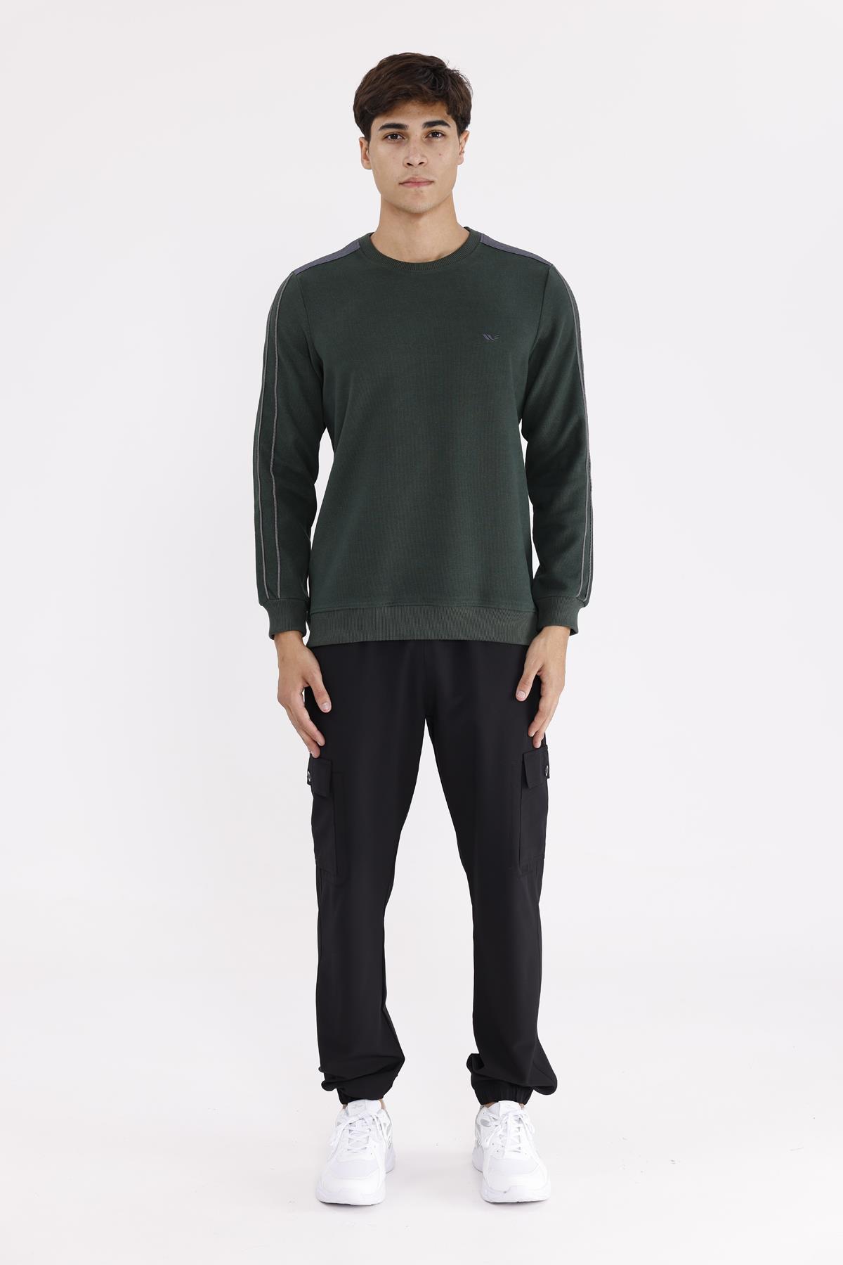 Selanik Doku Yumuşak Tutuşlu Rahat Kalıp Yuvarlak Yaka Esnek Manşetli Sweatshirt