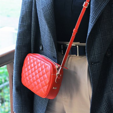 Kapitone Desenli Askılı Deri Çanta Kırmızı